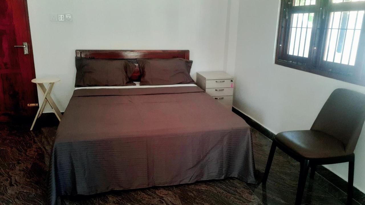 Airport Layover B&B Katunayaka Екстериор снимка