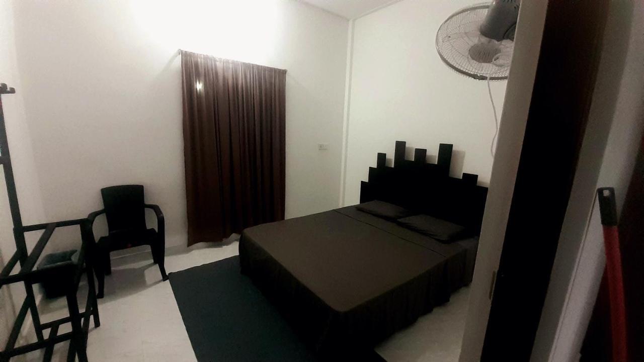 Airport Layover B&B Katunayaka Екстериор снимка