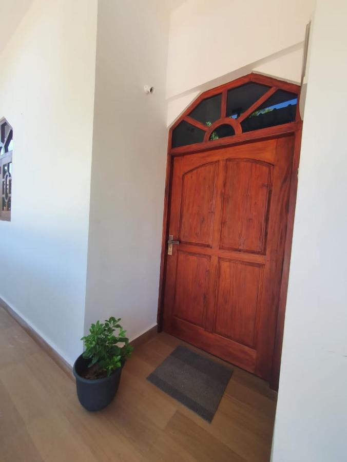 Airport Layover B&B Katunayaka Екстериор снимка